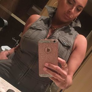 Meet your Posher, Dalia